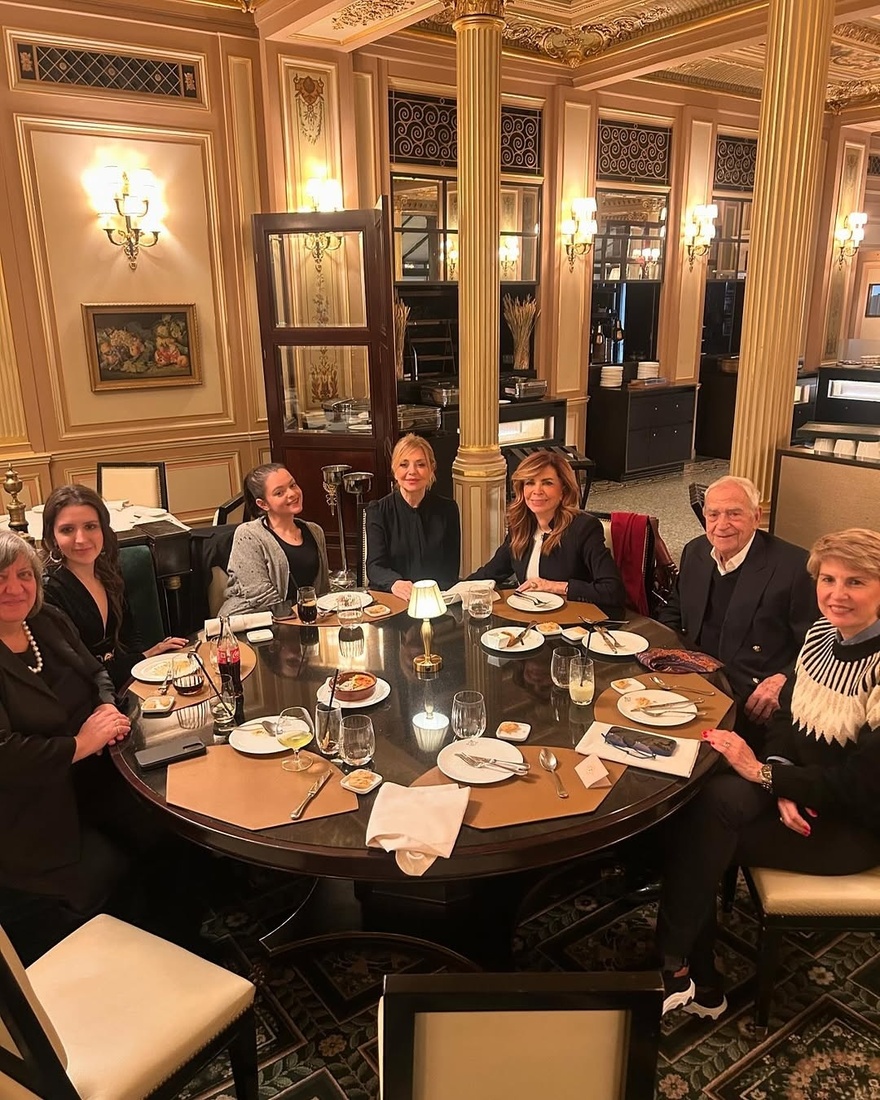 Μιμή Ντενίση: Στο Παρίσι με την 24χρονη κόρη της, Μαριτίνα