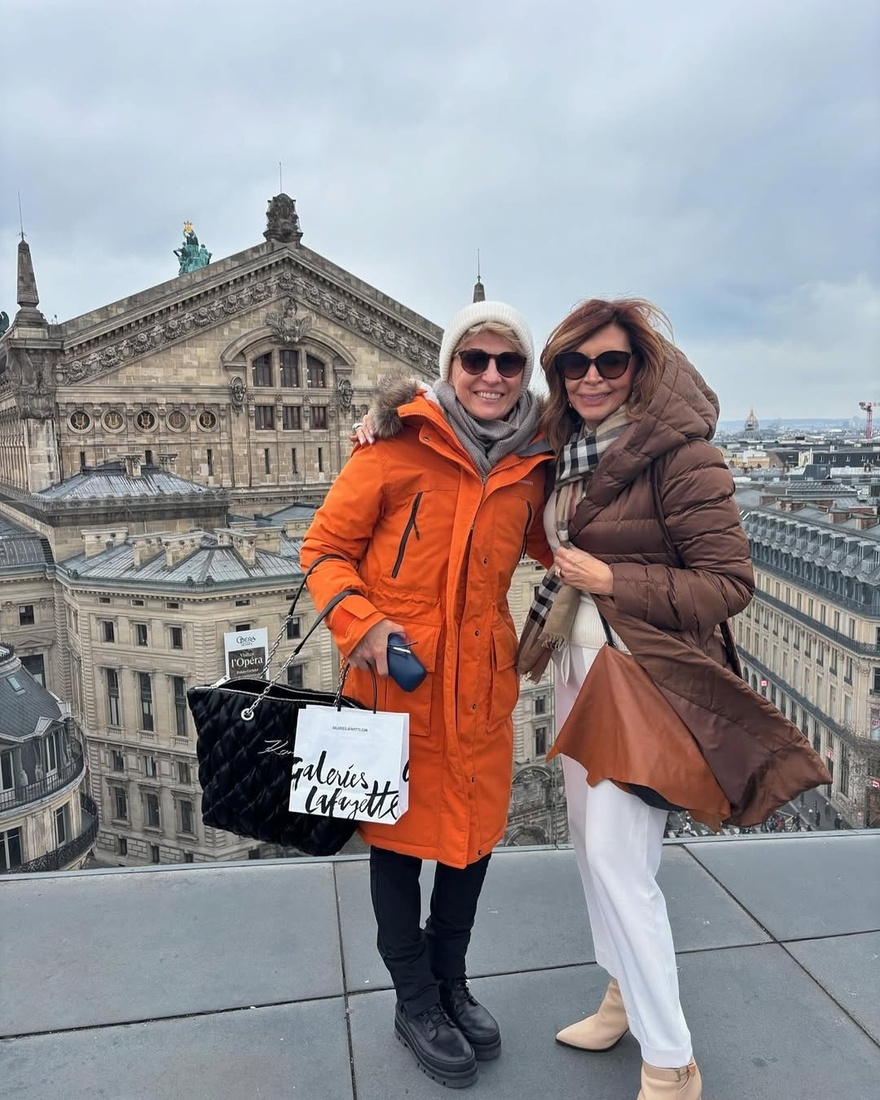 Μιμή Ντενίση: Στο Παρίσι με την 24χρονη κόρη της, Μαριτίνα