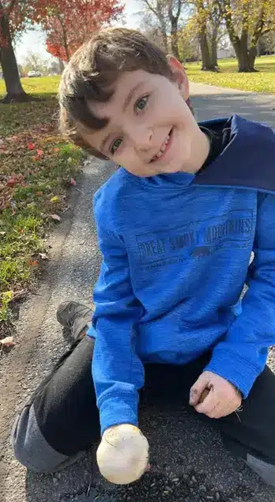 10χρονος πέθανε όταν η ανάδοχη μητέρα του που ζύγιζε 150 κιλά έκατσε πάνω του για να τον τιμωρήσει – Σοκαριστικό υλικό από κάμερα ασφαλείας