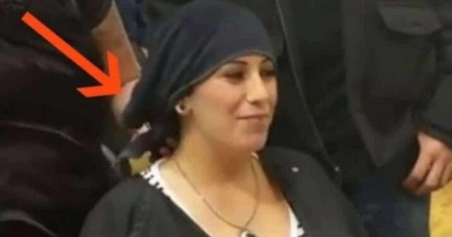 Έγκυος πάει στο κομμωτήριο για να βάψει τα μαλλιά της – Όμως όταν η κομμώτρια της βγάζει την πετσέτα…