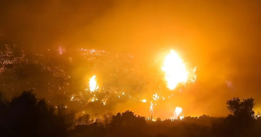 Μεγάλη φωτιά στο Ηράκλειο Κρήτης – Εστάλη 112 στην περιοχή Κάτω Ασίτες