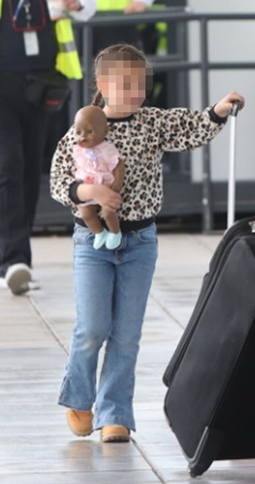 Μια μικρή fashionista: Η κόρη της Ελεονώρα Μελέτη μεγάλωσε & έγινε μια κουκλίτσα – Η διαφορετική κούκλα της