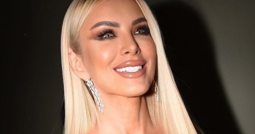 Κατερίνα Καινούργιου: Στόλισε το Χριστουγεννιάτικο δέντρο στο πιο μοντέρνο χρώμα της χρονιάς