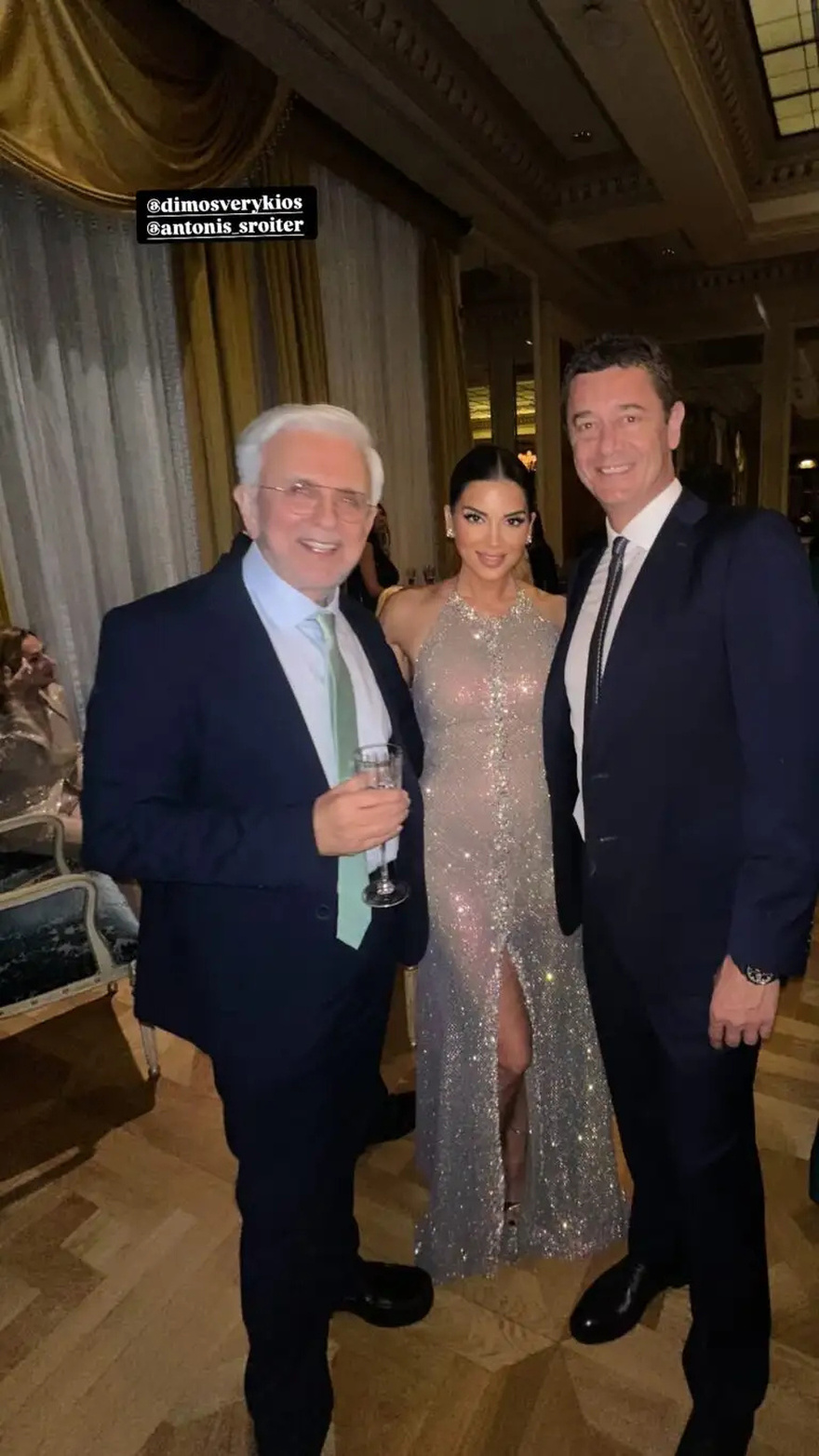 Όλοι κοιτούσαν την Σταματίνα αντί για την νύφη: Παντρεύτηκε η δημοσιογράφος Αλεξάνδρα Χατζηγεωργίου