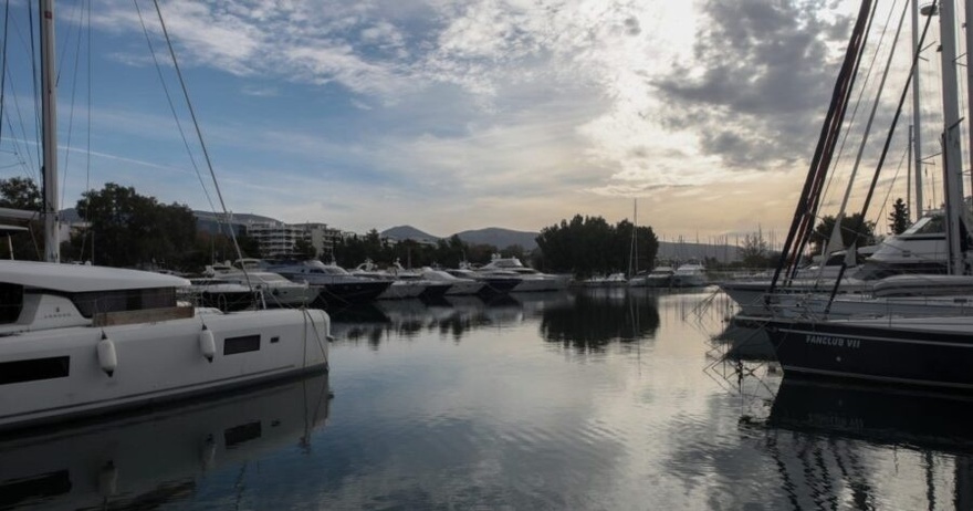 ΤΕΡΑΣΤΙΑ ΑΝΑΤΡΟΠΗ ΣΤΗΝ ΤΡΑΓΩΔΙΑ ΣΤΟΝ ΑΛΙΜΟ – ΓΙ’ ΑΥΤΟ ΚΑΡΦΩΣΕ ΜΑΧΑΙΡΙ ΣΤΗΝ ΚΑΡΔΙΑ ΤΟΥ Ο ΝΑΥΤΙΚΟΣ – ΟΛΗ Η ΑΛΗΘΕΙΑ