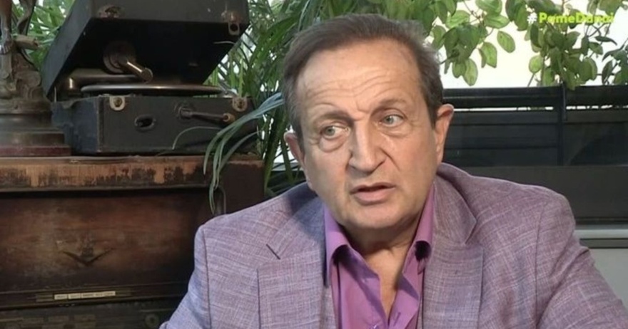 Πασίγνωστος ηθοποιός, δεν γνώριζε κανείς ότι είναι γκέι: Αυτός είναι ο πρώην σύντροφος του Σπύρου Μπιμπίλα – «Τον αγάπησα περισσότερα από κάθε τι στο κόσμο»