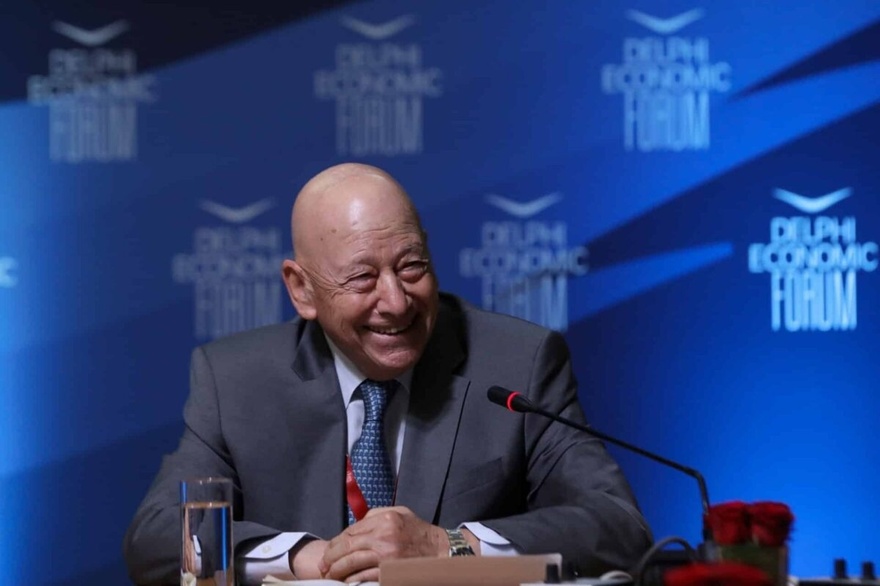 Έλληνας εφοπλιστής αγόρασε ολόκληρο τον Αστέρα Βουλιαγμένης – Σε σοκ η αγορά 🔻