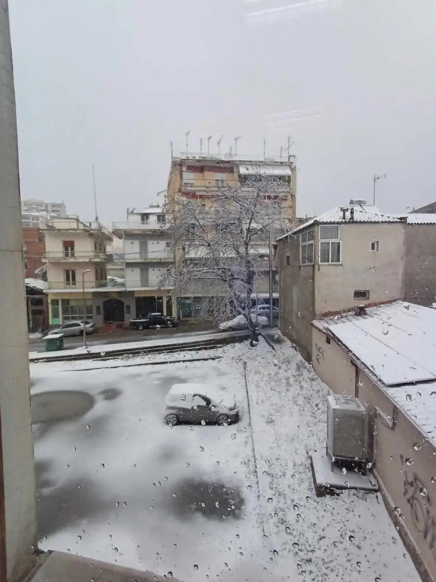 Καιρός: Κλειστά σχολεία αύριο στη Δυτική Μακεδονία, υποχρεωτικές αλυσίδες και απαγόρευση κυκλοφορίας των φορτηγών