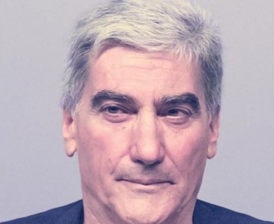 «Ξεκουράστηκε…»: Θρήνος για τον «κακό» του Παρά 5, Νίκο Νικολάου – «Μούδιασε» ο αγαπημένος ηθοποιός μόλις έμαθε ότι πέθανε ο ξάδερφός του