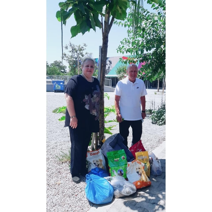 «Δεν θέλω χρήματα, βοηθήστε τα αδέσποτα»: Το συγκινητικό έργο ζωής του Μίμη Δομάζου