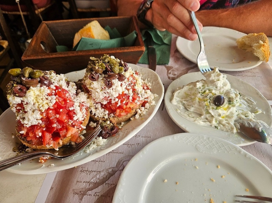 4 Ταβέρνες στην Πλάκα με παραδοσιακή Ελληνική κουζίνα