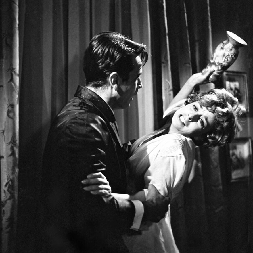 Τζένη Ρουσσέα: Πώς είναι σήμερα στα 92 της η αγαπημένη, καλλονή ηθοποιός του ελληνικού θεάτρου και κινηματογράφου