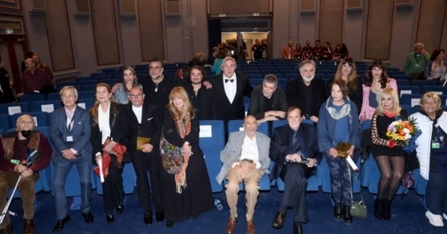 Ηθοποιάρα Έλληνας θρύλος στα 95 του χρόνια έκανε χτες σπάνια εμφάνιση