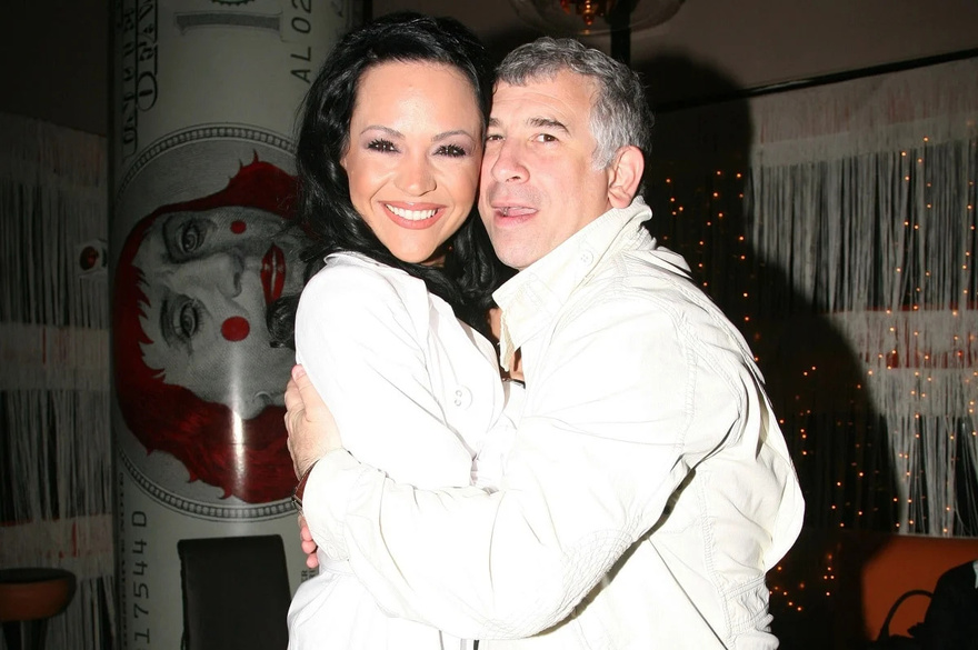 «Βόμβα» από Νικολέττα Καρρά: Αποκάλυψε όλα όσα έκανε ο Πέτρος Φιλιππίδης στο 50-50