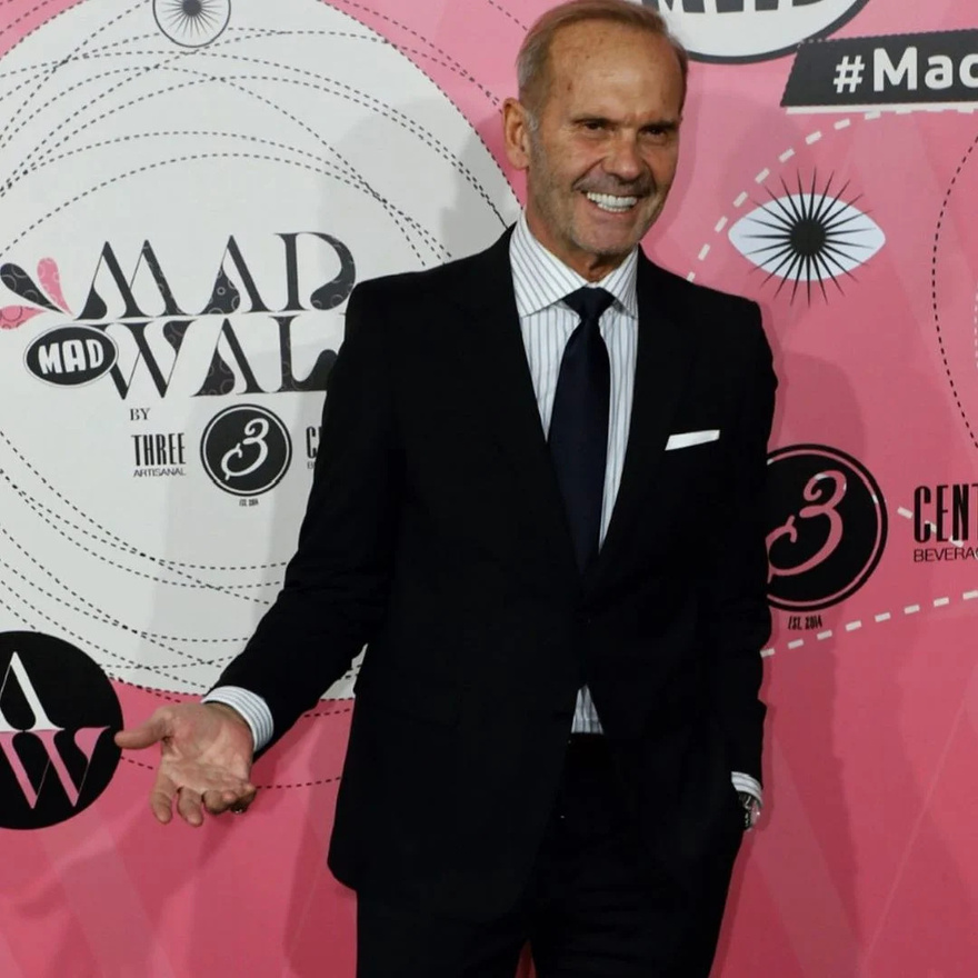 O πιο γοητευτικός 70αρης στην Ελλάδα – Γυμνασμένος, πάντα όμορφος και με στυλ – Δημιούργησε μια κουλτούρα μόνος του