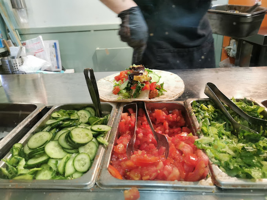 4 μέρη για street food στην Αθήνα που πρέπει να δοκιμάσετε