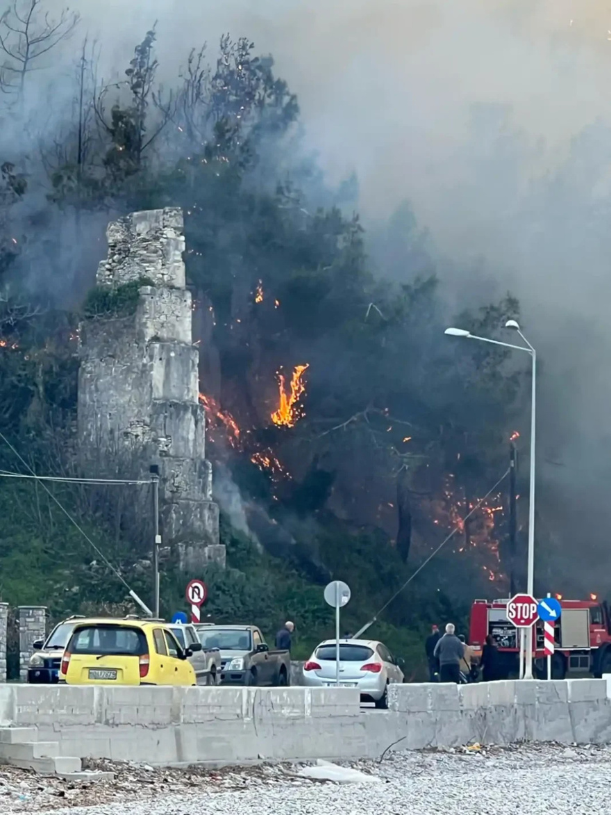 Φωτιά τώρα σε ελληνικό νησί: Καίγεται δασική έκταση – Μεγάλη επιχείρηση της πυροσβεστικής