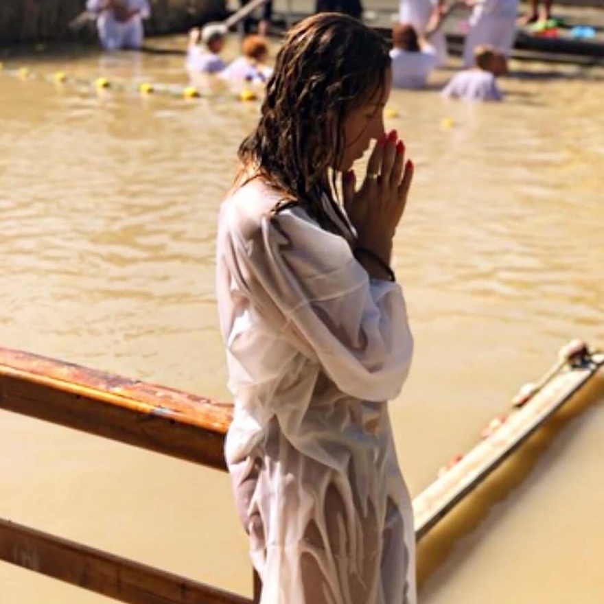 Ελληνίδα Ολυμπιονίκης βαπτίστηκε στον Ιορδάνη ποταμό: Το όνομα που πήρε και συγκλονιστική στιγμή στον Πανάγιο Τάφο