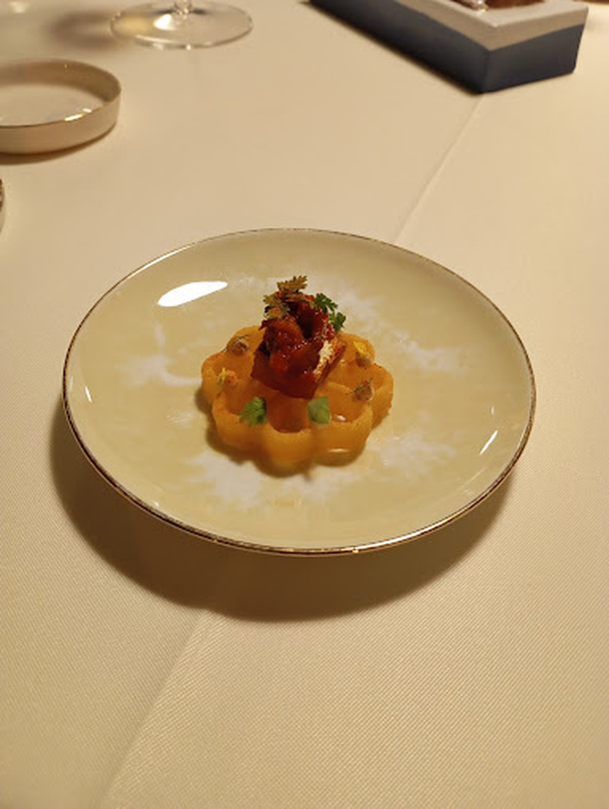 Botrini’s: Μια σύγχρονη ερμηνεία της ελληνικής μαγειρικής παράδοσης μέσα από μια ανθολογία βραβευμένων δημιουργιών.