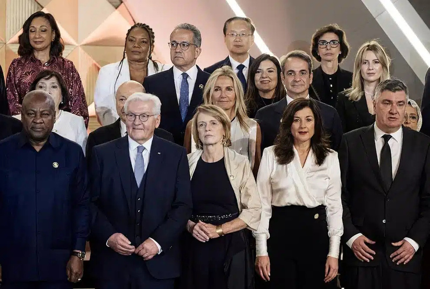 Έλαμψαν και έκαναν την Ελλάδα περήφανη ο Κυριάκος Μητσοτάκης και η σύζυγός του στο Κάιρο