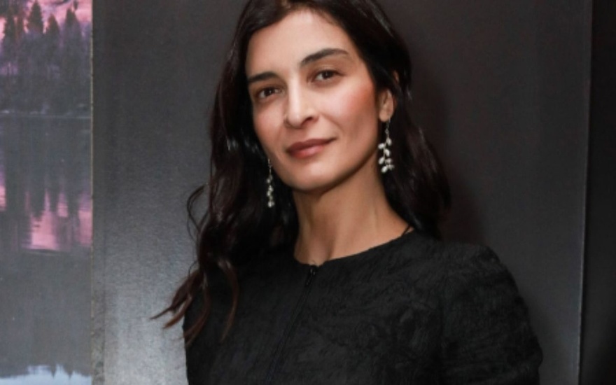 Αγνώριστη η Αντιγόνη Κουλουκάκου σε σειρά του ALPHA τύπου Οικογενειακές Ιστορίες (βίντεο)