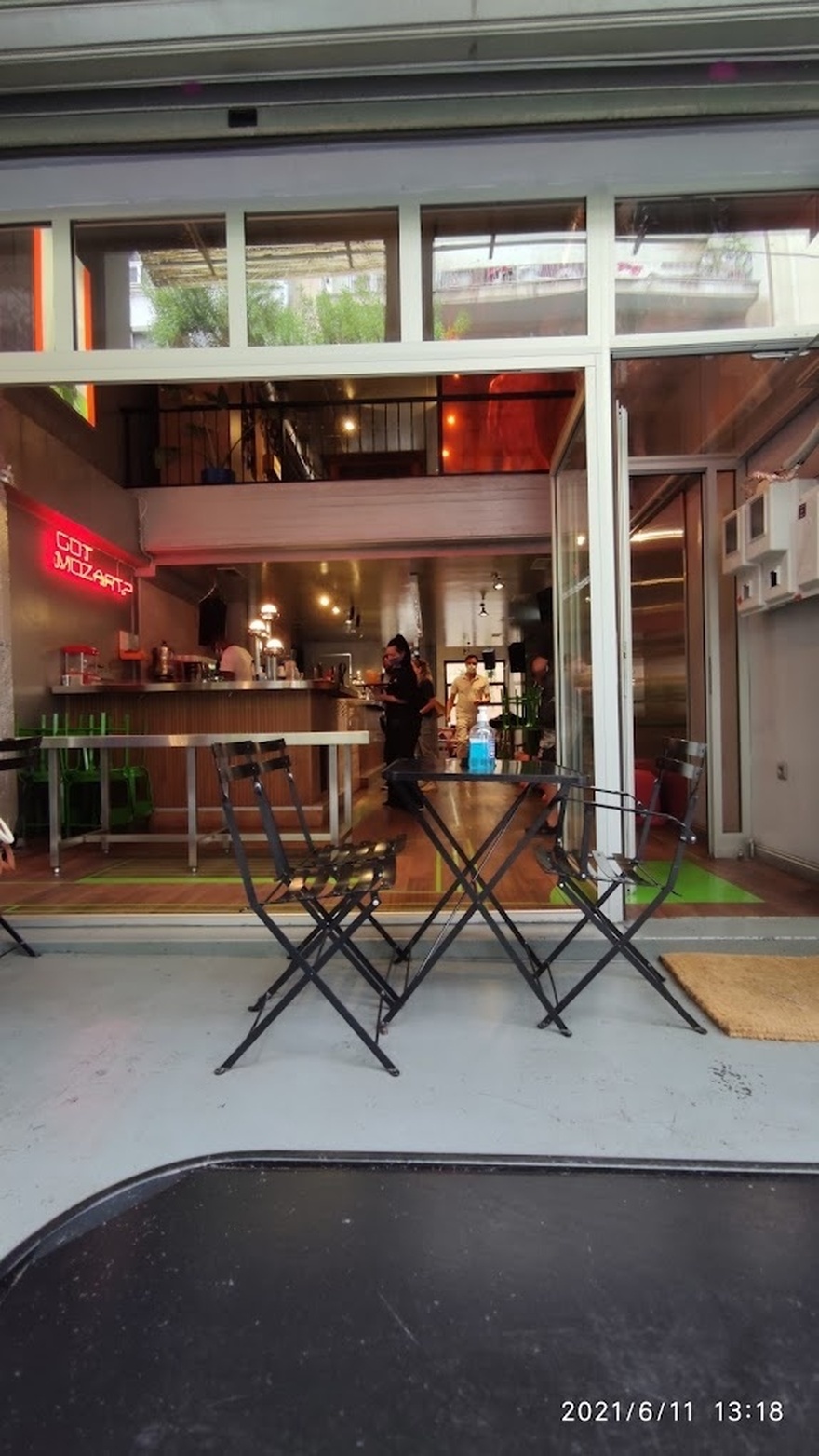 Kobra: Το απόλυτο fusion bar-restaurant στην Αθήνα