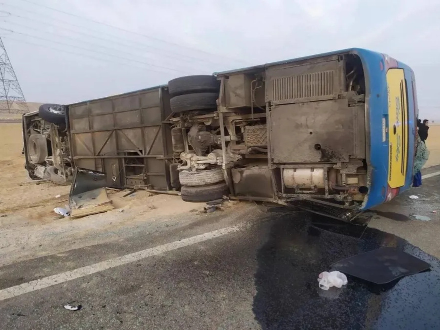 Αδιανόητη τραγωδία, με νεκρούς και τραυματίες: Σύγκρουση Λεωφορείου με Φορτηγό σε Εθνική Οδό, θρήνος στη χώρα