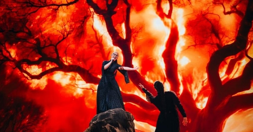 Eurovision 2025: Ο απαpάδεκτος σχολιασμός των Άγγλων παρουσιαστών για την Κλαυδία και την «Αστερομάτα»