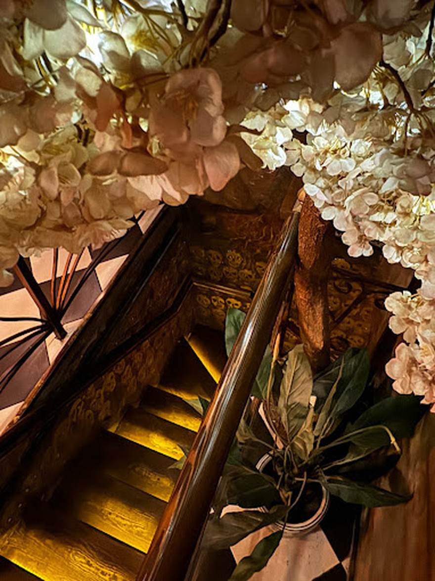 Juan Rodriguez: Ένα από τα πιο ξεχωριστά και ατμοσφαιρικά μπαρ της Αθήνας βρίσκεται στου Ψυρρή