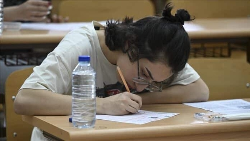 Σταμάτησαν οι πτήσεις για να δώσουν οι μαθητές εξετάσεις εισαγωγής στο πανεπιστήμιο