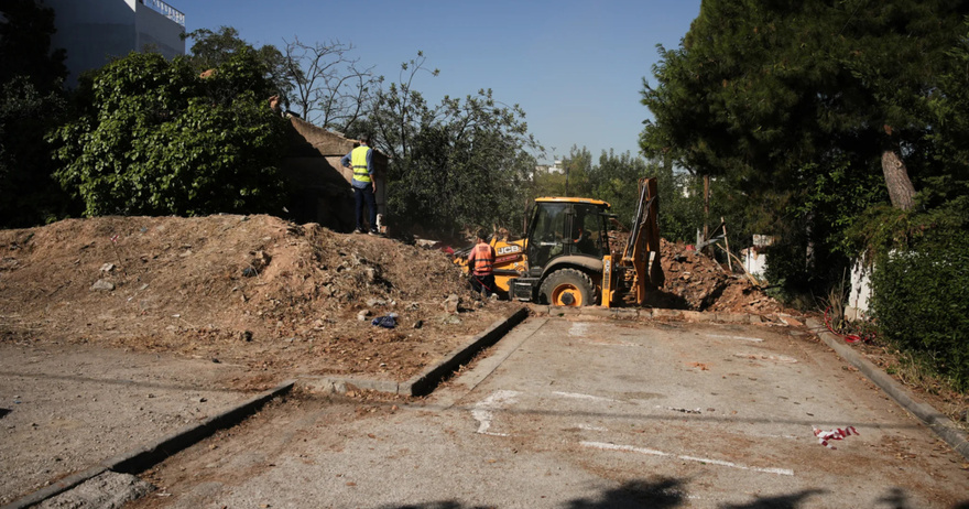 Δ. Αθηναίων: 70 κτίρια προς κατεδάφιση σε 21 περιοχές – Χ. Δούκας: «Σπάμε ένα κύκλο αδιαφορίας δεκαετιών»