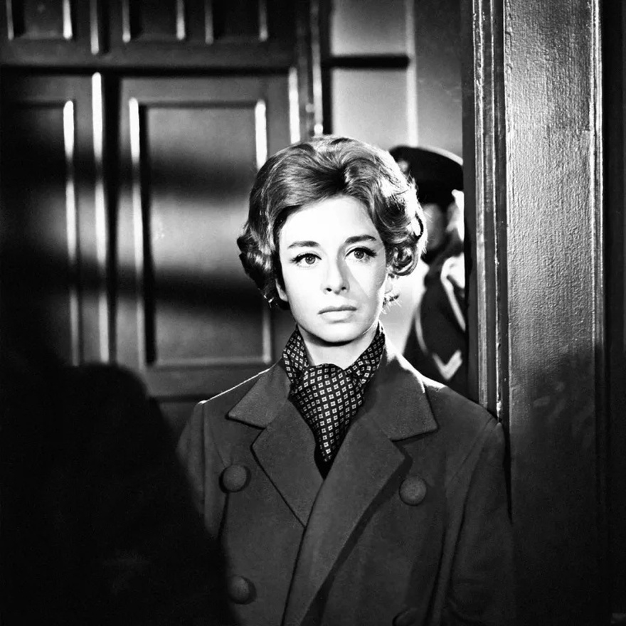 Τζένη Ρουσσέα: Πώς είναι σήμερα στα 92 της η αγαπημένη, καλλονή ηθοποιός του ελληνικού θεάτρου και κινηματογράφου