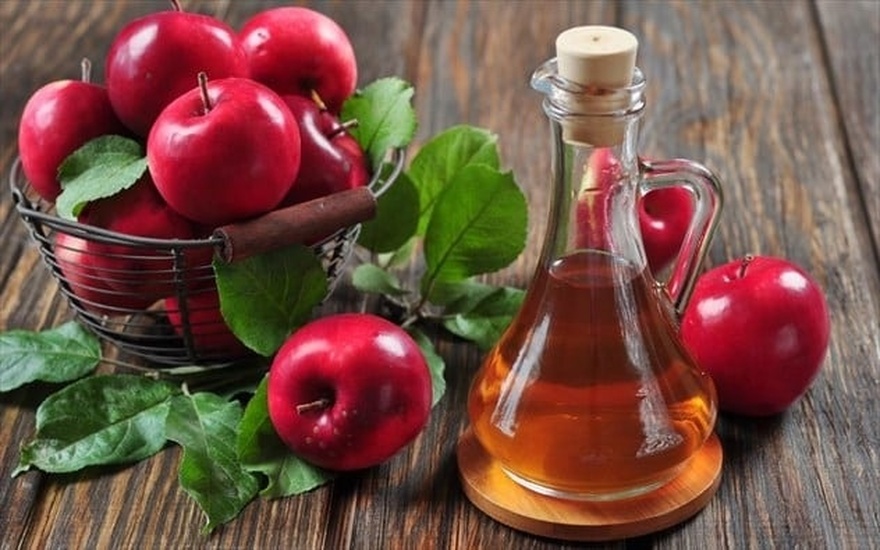 Εκεί που έκανε μπάνιο, ένιωσε κάτι να τον καίει κάτω από τη μασχάλη. Δεν ήταν όμως το σαπούνι…