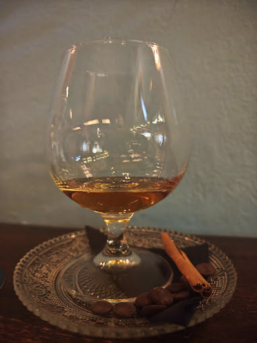 Baba Au Rum: Το μπαρ που αναβίωσε το ρούμι στην Αθήνα