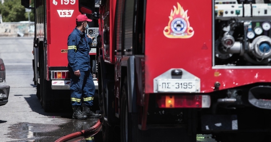 Φωτιά στην Ελευσίνα: Μεγάλο πρόβλημα στην κυκλοφορία