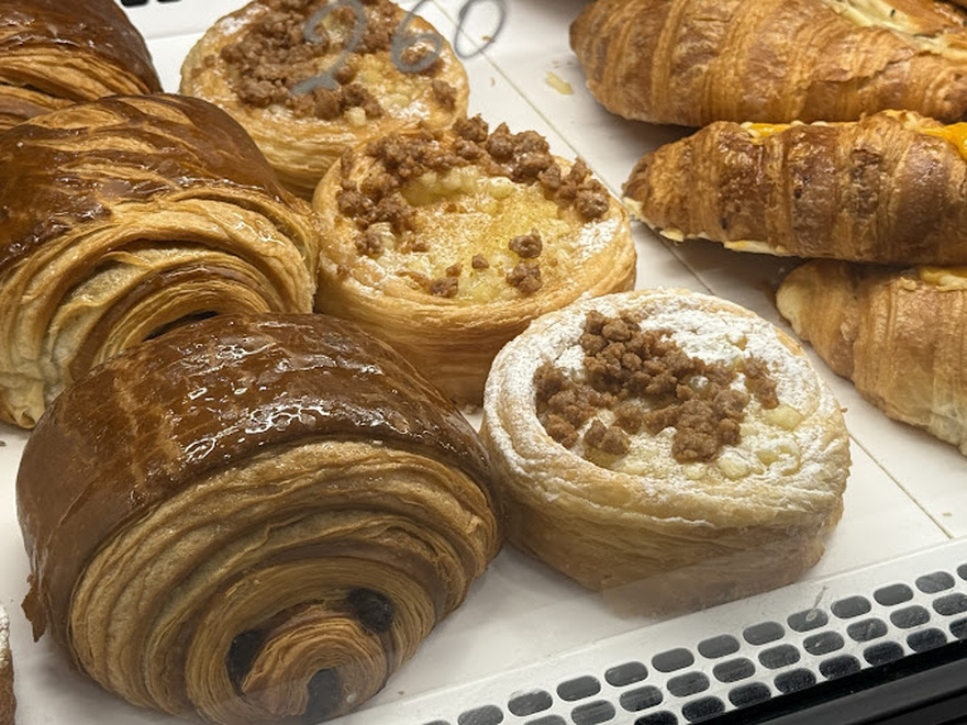 Flaked Croissanterie: Η νέα γευστική συνήθεια που θα αλλάξει τη μέρα σου