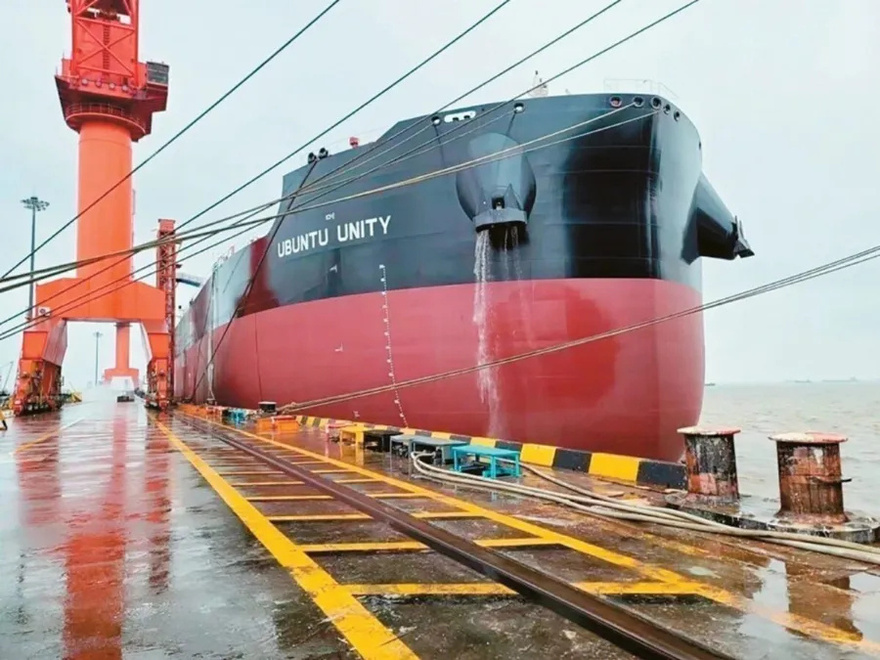 Η πιο πλούσια Ελληνίδα με Περιουσία 6.400.000.000, τρώει… λάχανο και την Καρντάσιαν – Είναι γιατρός κι έχει 145 πλοία