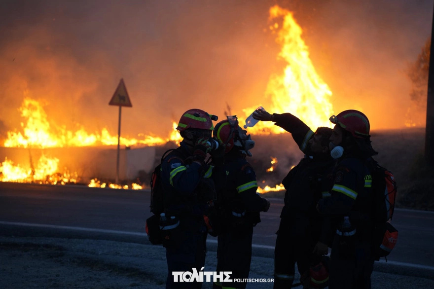 ΕΚΤΑΚΤΟ – ΑΣΤΑΜΑΤΗΤΗ Η ΦΩΤΙΑ ΣΕ ΕΛΛΗΝΙΚΟ ΝΗΣΙ – ΚΟΝΤΑ ΣΕ ΣΠΙΤΙΑ Η ΦΩΤΙΑ – ΔΥΣΚΟΛΗ ΝΥΧΤΑ