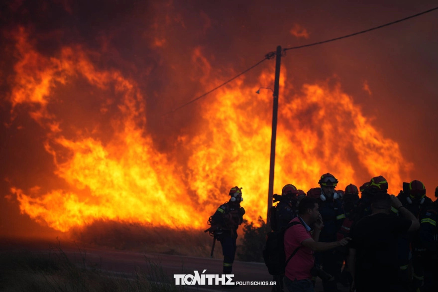ΕΚΤΑΚΤΟ – ΑΣΤΑΜΑΤΗΤΗ Η ΦΩΤΙΑ ΣΕ ΕΛΛΗΝΙΚΟ ΝΗΣΙ – ΚΟΝΤΑ ΣΕ ΣΠΙΤΙΑ Η ΦΩΤΙΑ – ΔΥΣΚΟΛΗ ΝΥΧΤΑ
