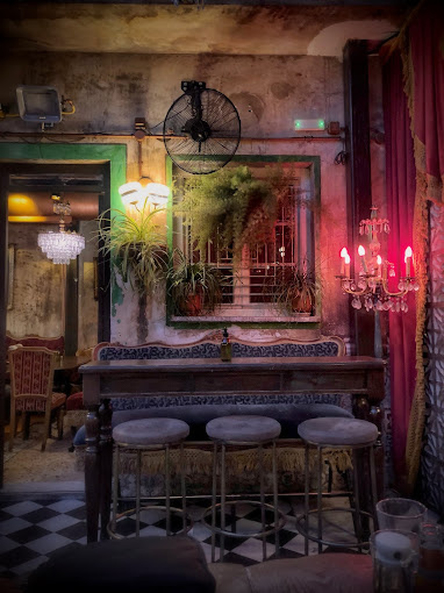 Upupa Epops: Το ατμοσφαιρικό all-day bar στο Κουκάκι