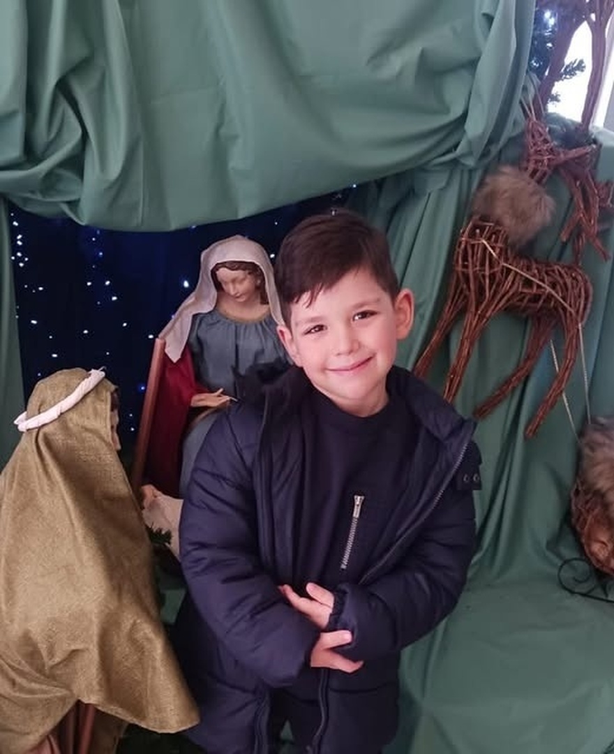 Ο 5χρονος Αλέξανδρος από τον Πύργο κέρδισε τη μάχη με τον καρκίνο και χαμογελά