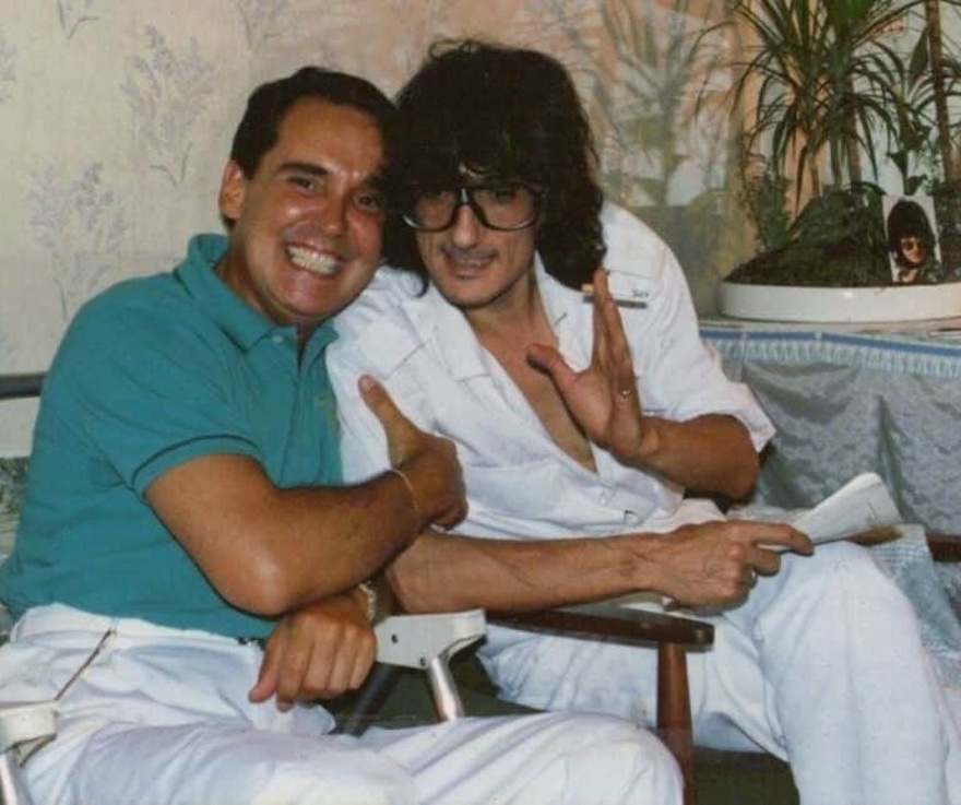 «Όσο ήμουν παντρεμένος δεν πήγα ποτέ με άντρα. Τα είχα με γνωστό πρωταγωνιστή και νόμιζαν ότι είναι στρέιτ»