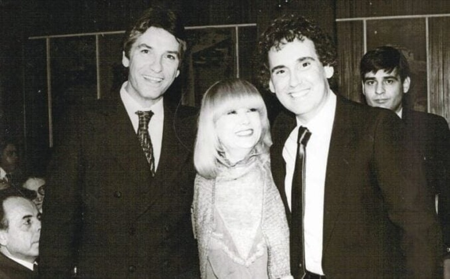 «Όσο ήμουν παντρεμένος δεν πήγα ποτέ με άντρα. Τα είχα με γνωστό πρωταγωνιστή και νόμιζαν ότι είναι στρέιτ»