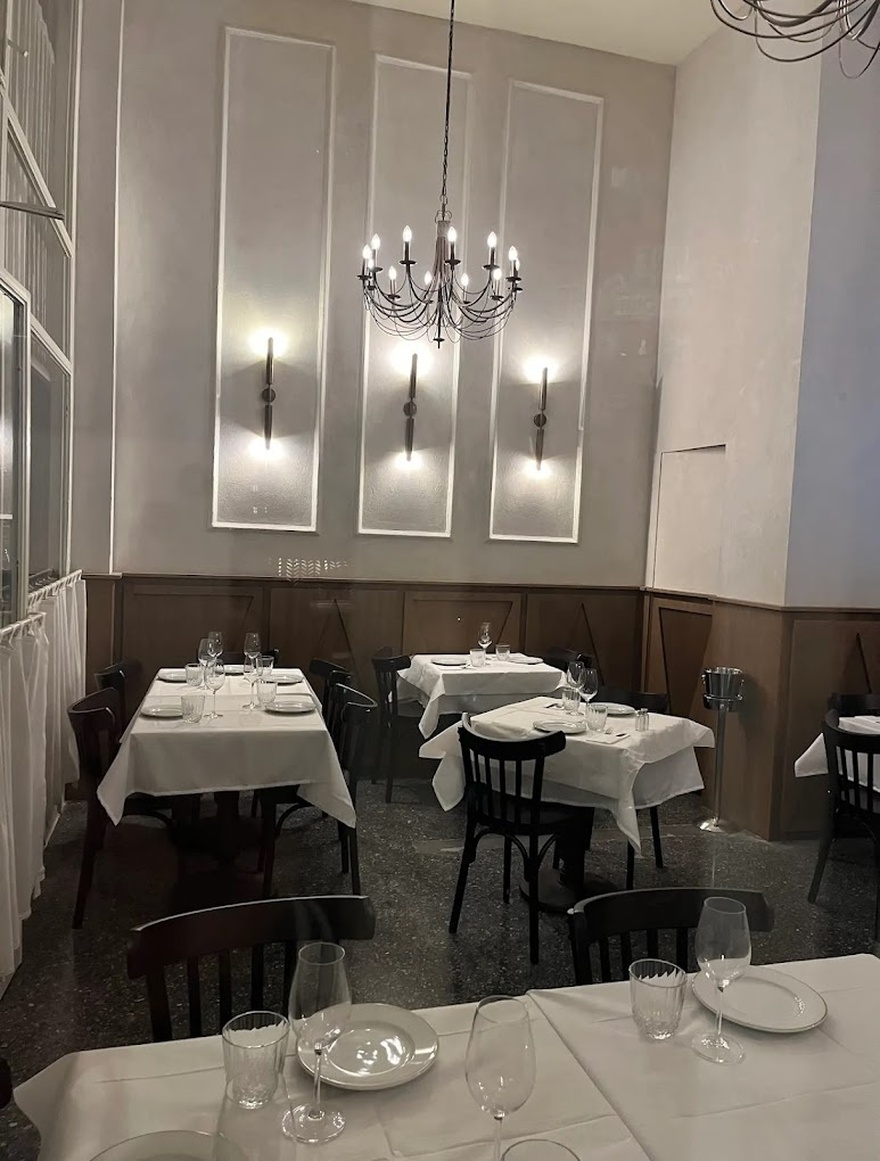 12 Πιάτα: Η Νέα Γαστρονομική Άφιξη στο Κουκάκι με την Υπογραφή του Παύλου Κυριάκη