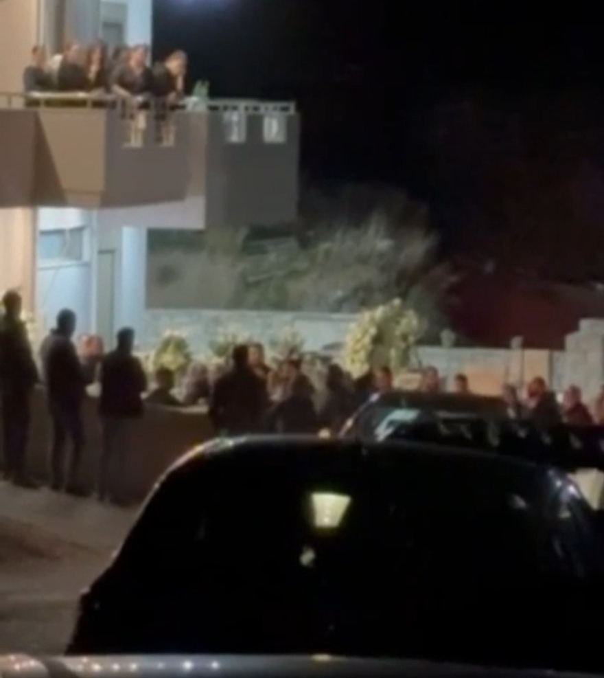 Βορίζια – Κηδεία Φανούρη: Οι πρώτες φωτoγραφίες από την εκκλησία λίγο πριν την κηδεία