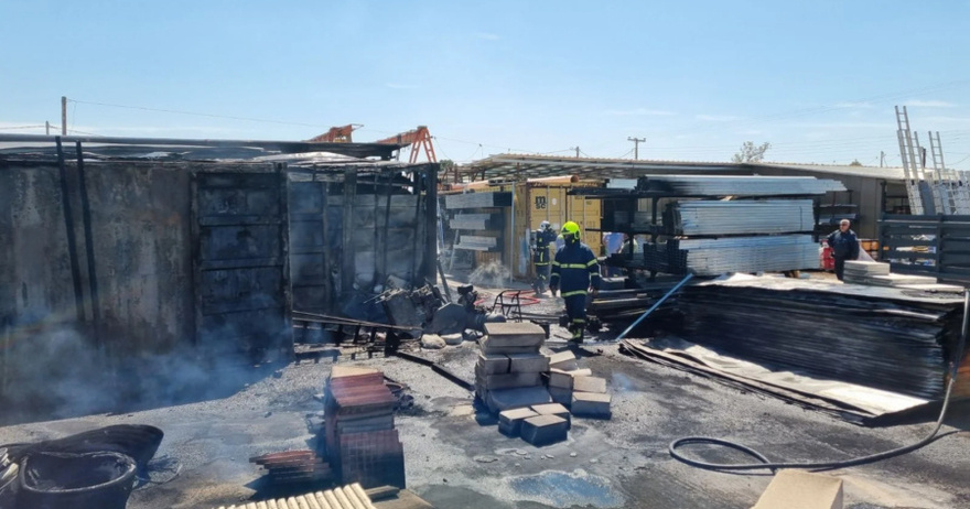 ΕΚΤΑΚΤΟ: Μεγάλη Φωτιά Τώρα – Καίγεται Πασίγνωστη Επιχείρηση – Στο δρόμο με τα αυτοκίνητα οι φλόγες – Συναγερμός & κατάσταση έκτακτης ανάγκης