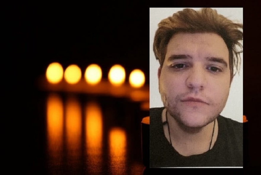 «Ήρθες στη ζωή μας σαν τον άνεμο…» – Ραγίζει καρδιές ο πατέρας του 26χρονου Αχιλλέα που έπεσε και σκοτώθηκε από την πεζογέφυρα στη Συγγρού