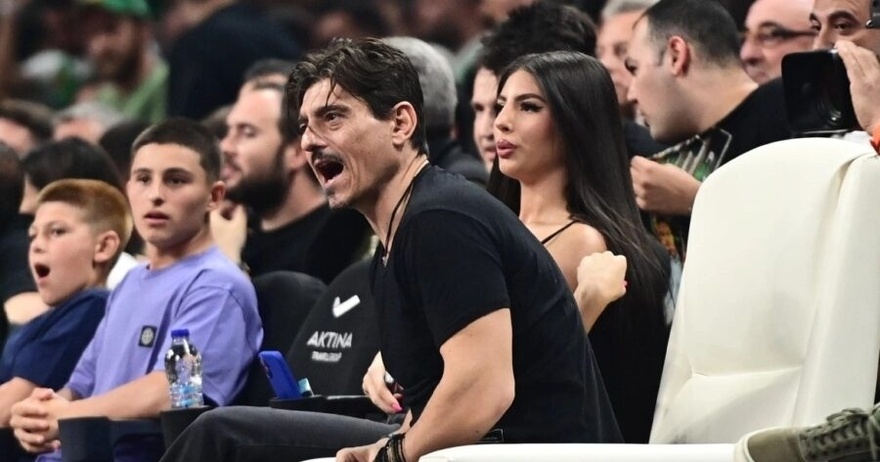 Λουστρίνι γόβα, ροζ πεντικιούρ, μαύρος κορσές και βάψιμο… για πίστα: Όλοι σήμερα μιλάνε για το πως πήγε στο ΟΑΚΑ η κόρη του Γιαννακόπουλου