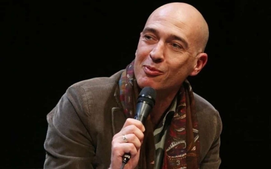 «Τώρα το λέω περήφανα, ναι, είμαι πού@@@» – Γνωστός Έλληνας σκηνοθέτης αποκάλυψε πως είναι ομοφυλόφιλος