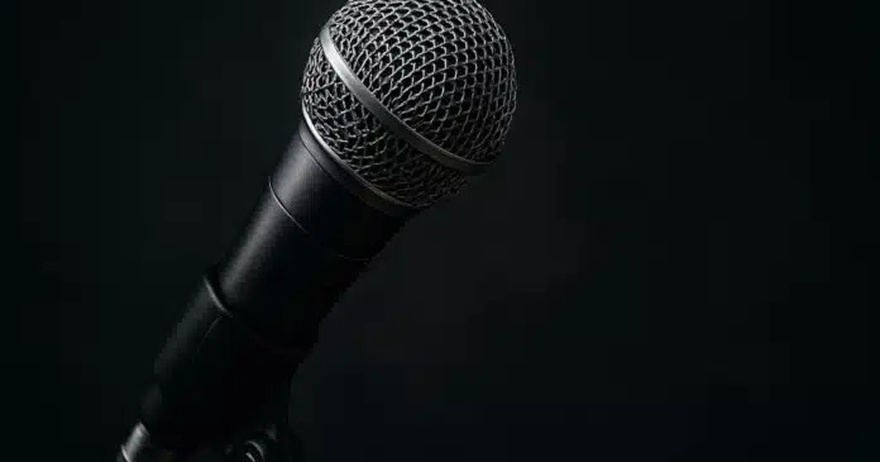 Πασίγνωστος Έλληνας τραγουδιστής κατηγορείται ότι ξυλοκόπησε την σύζυγο του – Auτός είναι